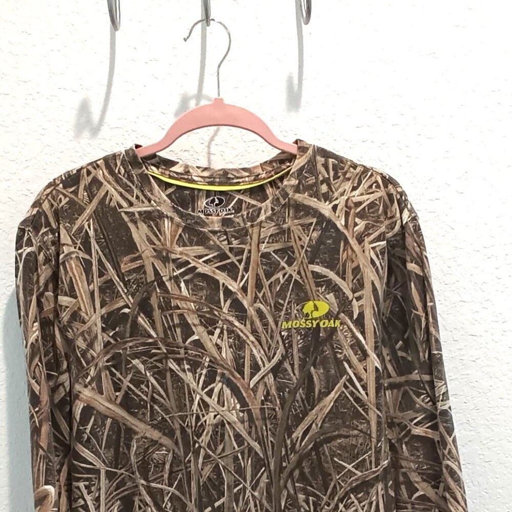 Mossy Oak long sleeve performance hunting shirt